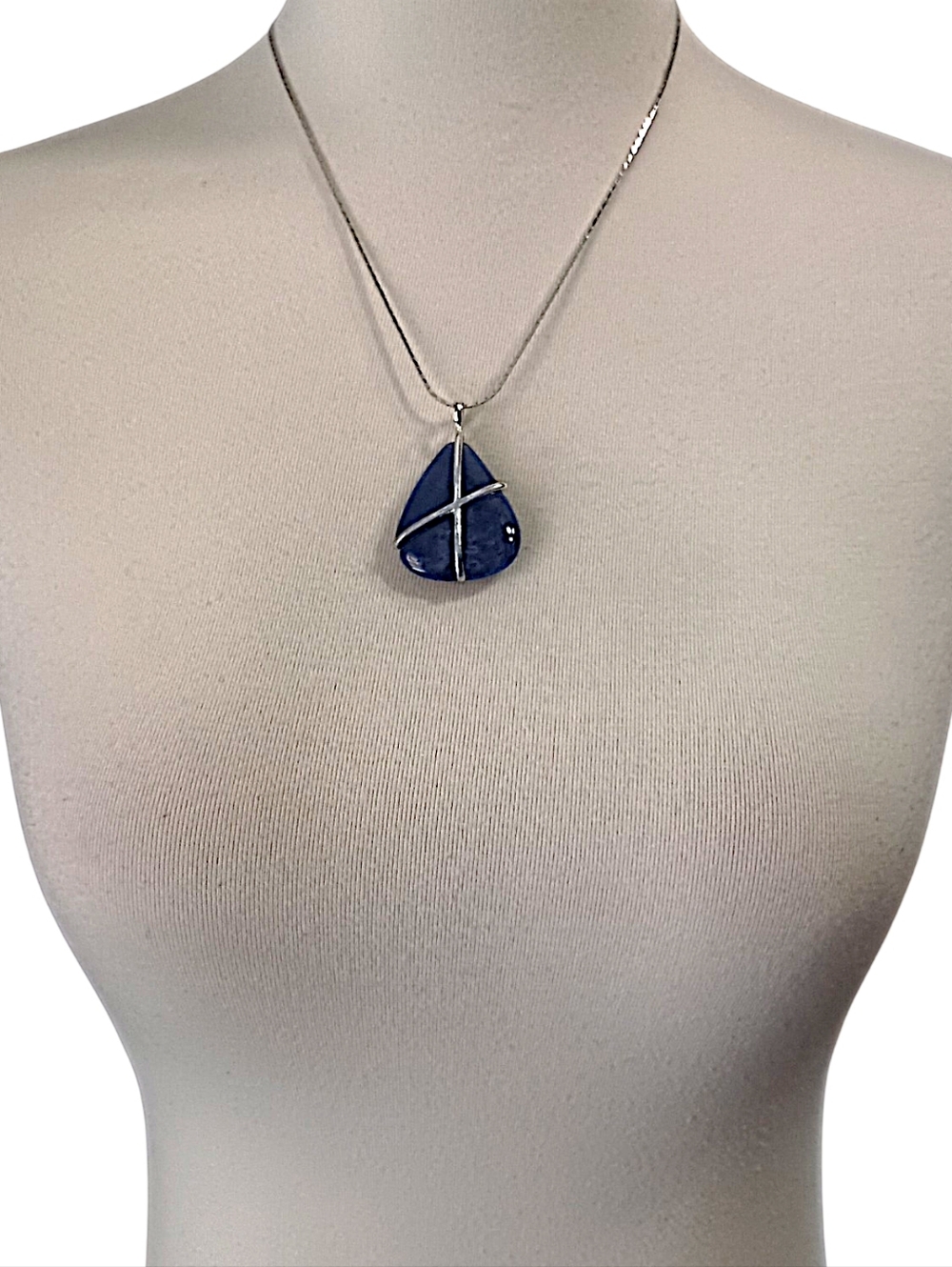 Vintage Faux Sodalite Gemstone Pendant Necklace Silver Tone Acrylic Translucent